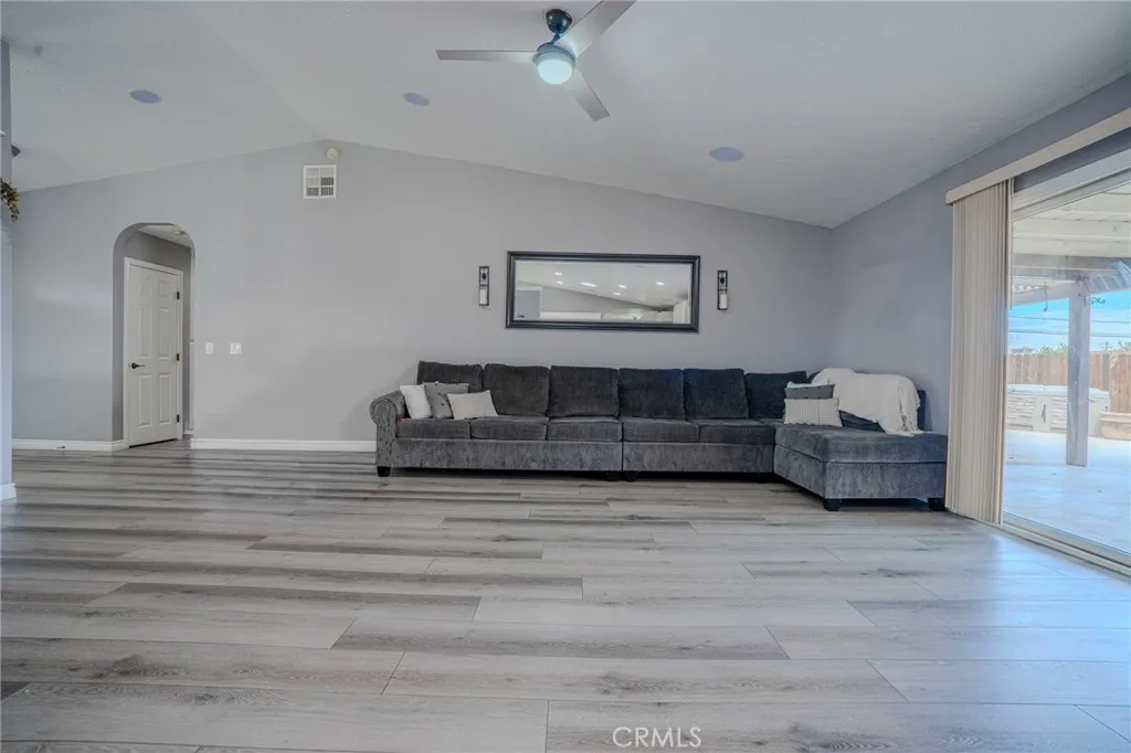 18106 Carob Street, Hesperia, California 92345 home-pic-13
