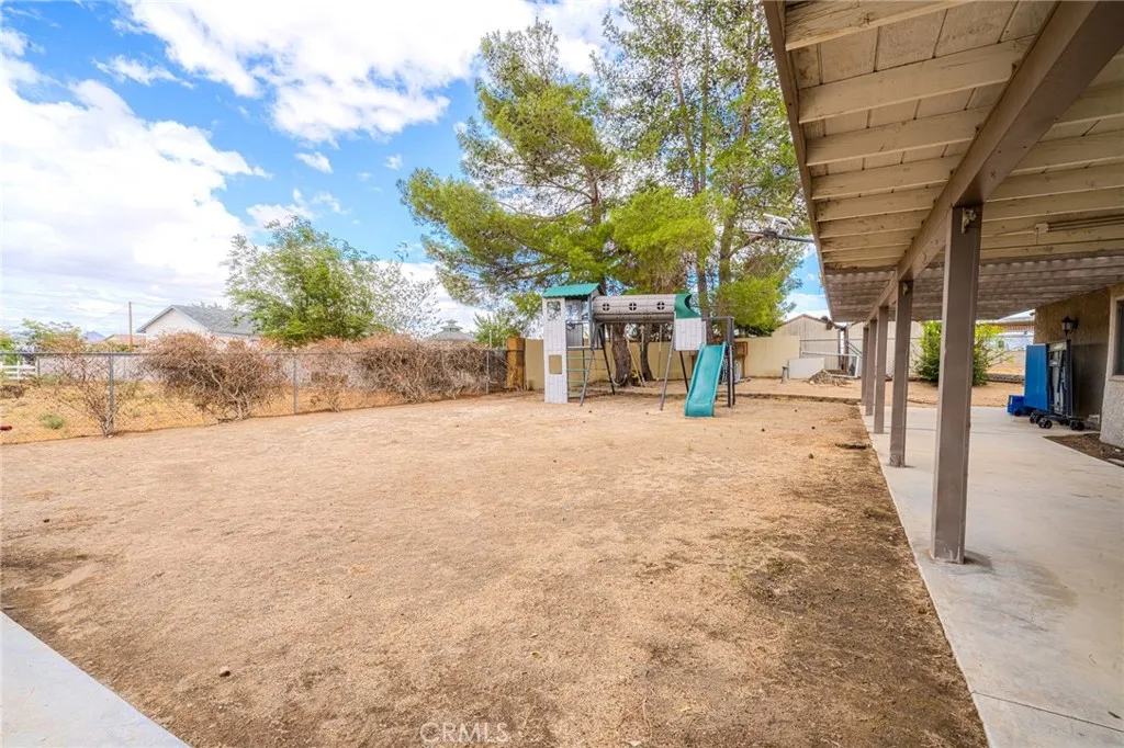 18106 Carob Street, Hesperia, California 92345 home-pic-43