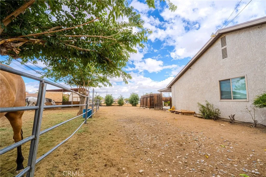 18106 Carob Street, Hesperia, California 92345 home-pic-48