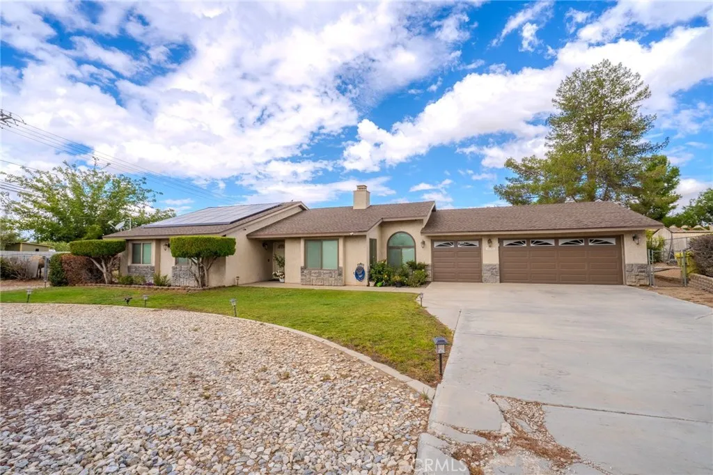18106 Carob Street, Hesperia, California 92345 home-pic-0