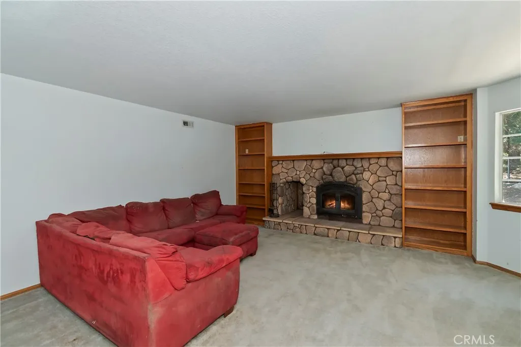 386 Garden Drive, Cedarpines Park, California 92322 home-pic-5