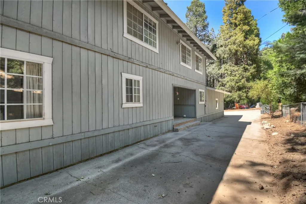 386 Garden Drive, Cedarpines Park, California 92322 home-pic-40