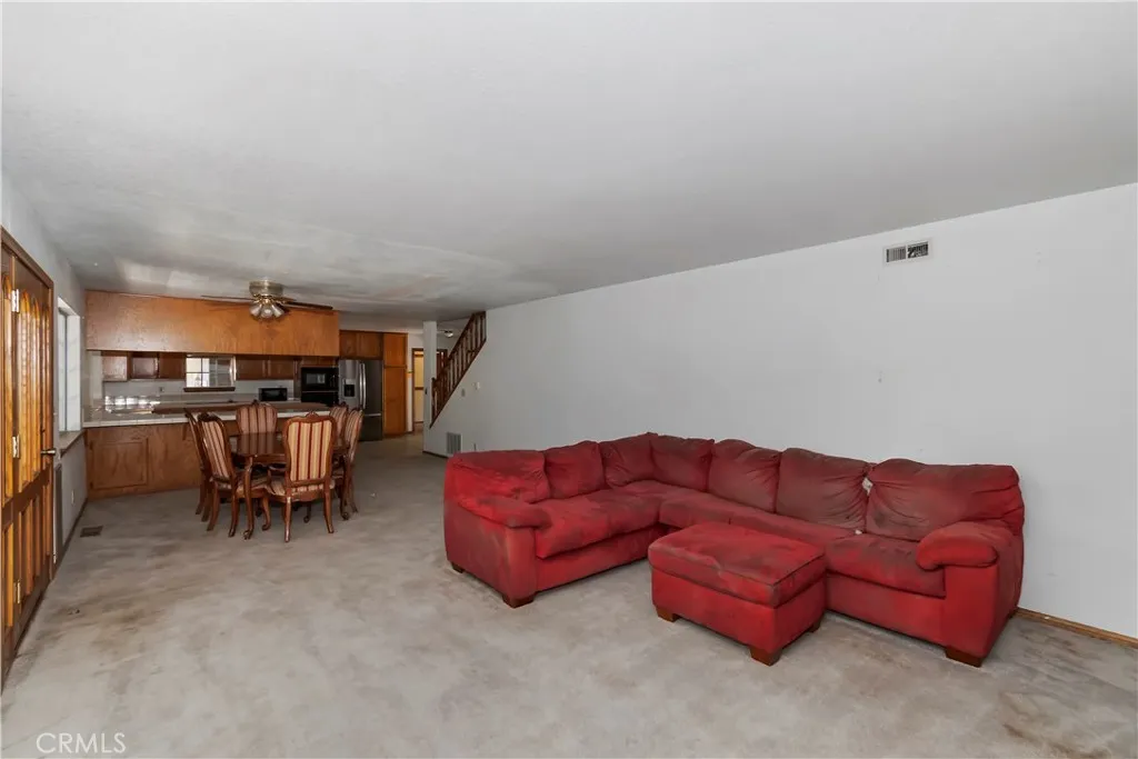 386 Garden Drive, Cedarpines Park, California 92322 home-pic-6