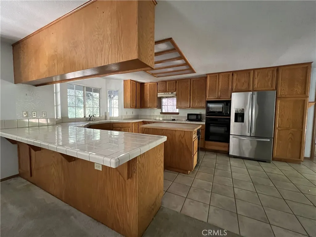 386 Garden Drive, Cedarpines Park, California 92322 home-pic-10