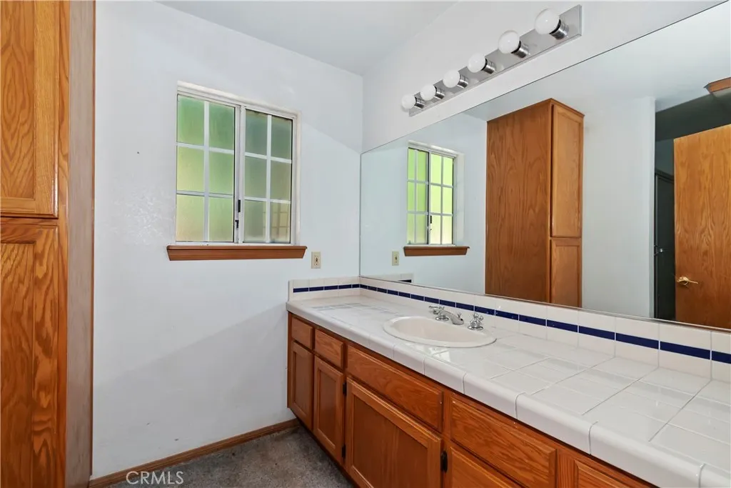 386 Garden Drive, Cedarpines Park, California 92322 home-pic-12