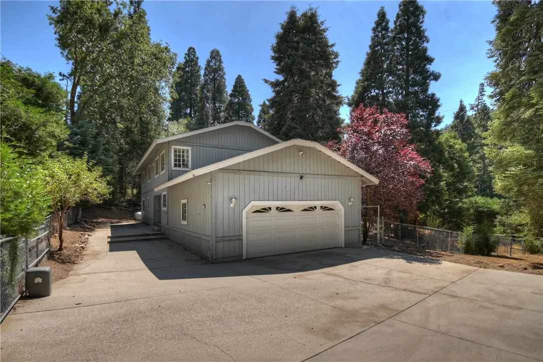 386 Garden Drive, Cedarpines Park, California 92322 home-pic-2