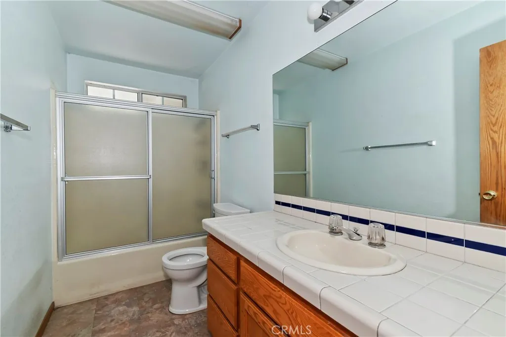 386 Garden Drive, Cedarpines Park, California 92322 home-pic-22