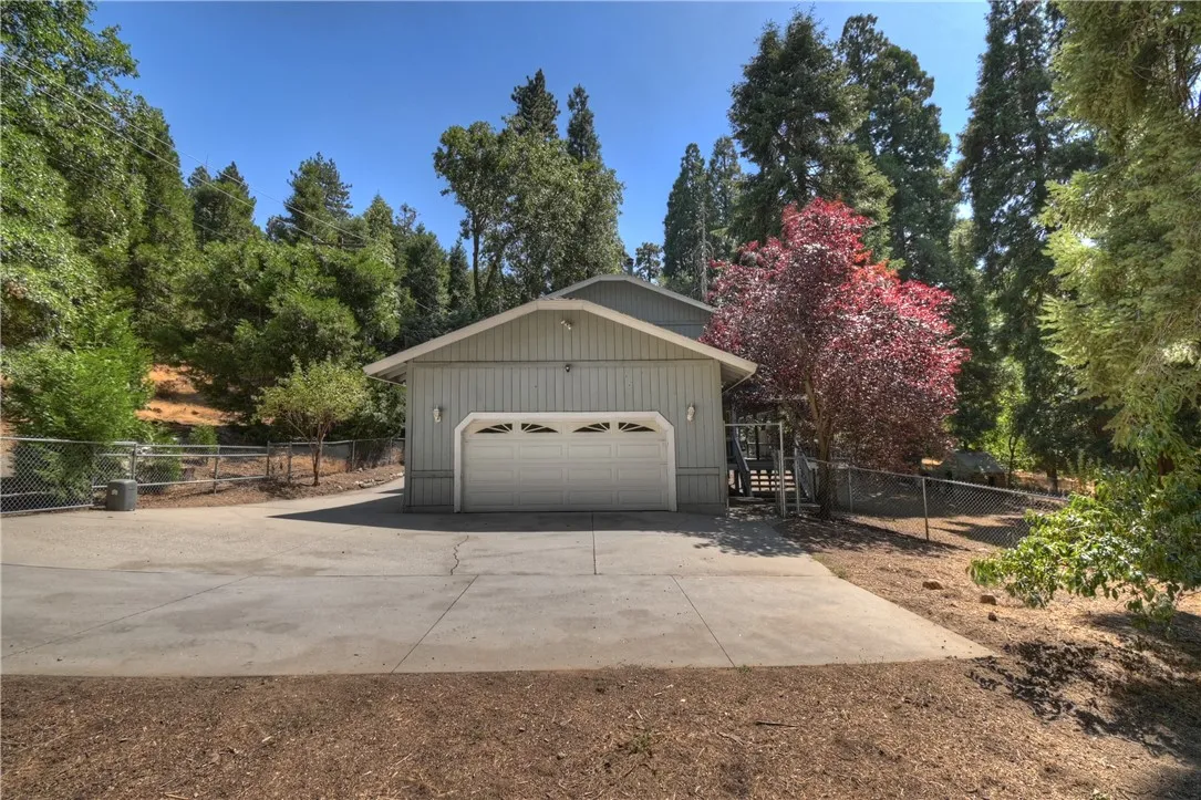 386 Garden Drive, Cedarpines Park, California 92322 home-pic-3