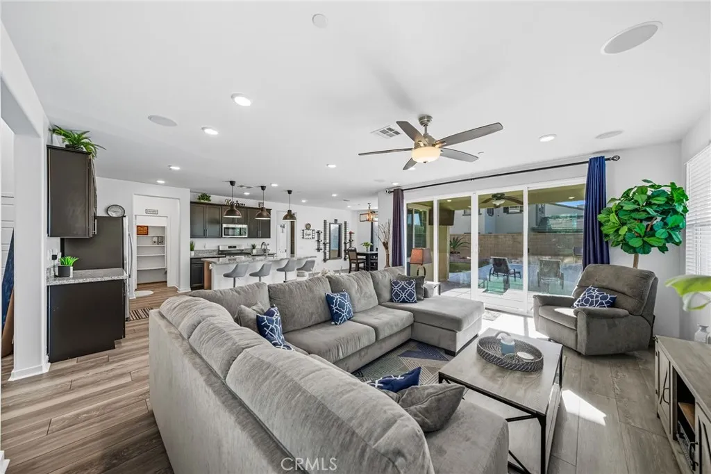 31009 Lusitano Circle, Menifee, California 92584 home-pic-11