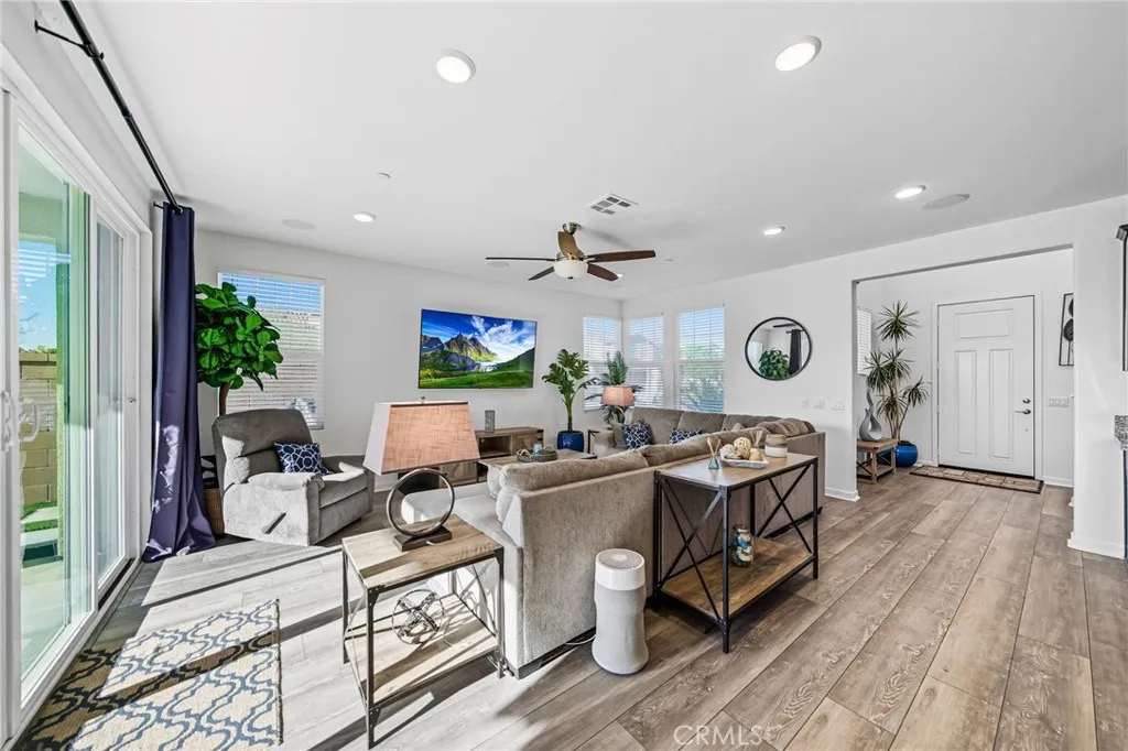 31009 Lusitano Circle, Menifee, California 92584 home-pic-9