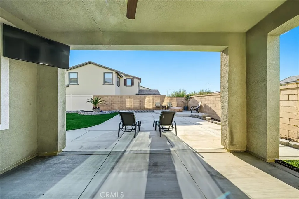 31009 Lusitano Circle, Menifee, California 92584 home-pic-36