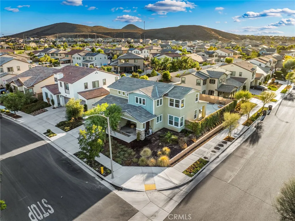 31009 Lusitano Circle, Menifee, California 92584 home-pic-2