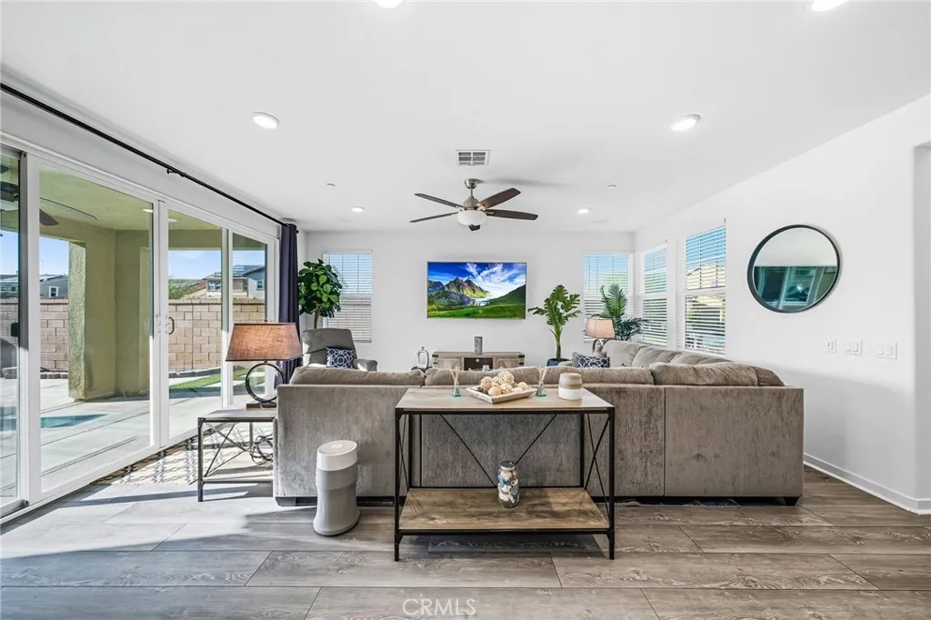 31009 Lusitano Circle, Menifee, California 92584 home-pic-8