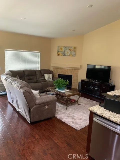 3207 Jonathon Street, Lancaster, California 93536 home-pic-4