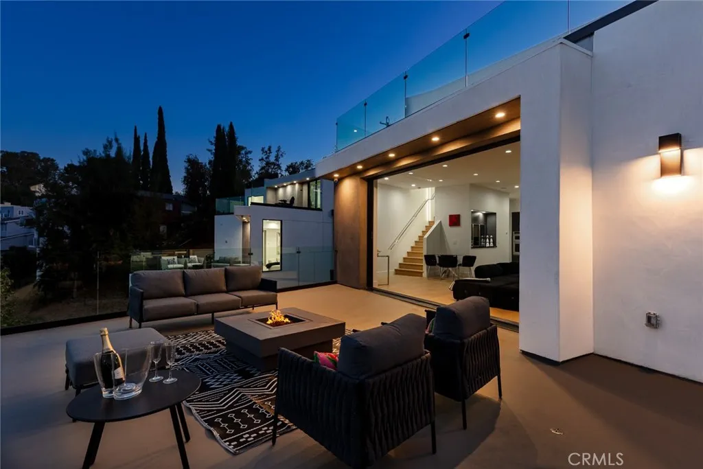 5134 Medina Road, Woodland Hills, California 91364 home-pic-52