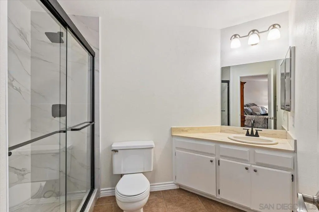 3003 Blue Oak Court, Spring Valley, California 91978 home-pic-22