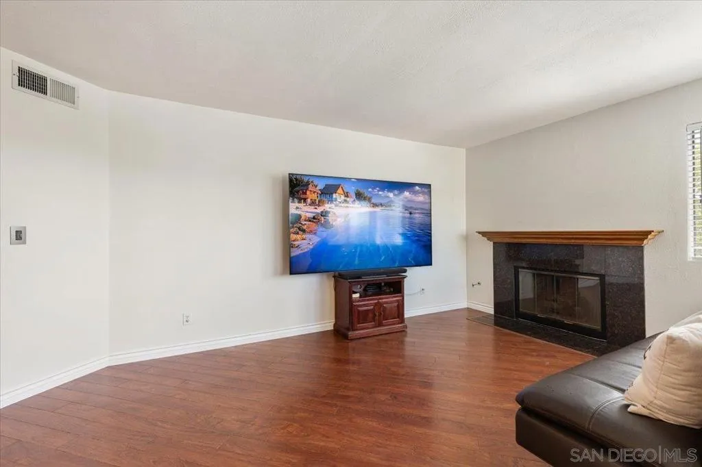 3003 Blue Oak Court, Spring Valley, California 91978 home-pic-12