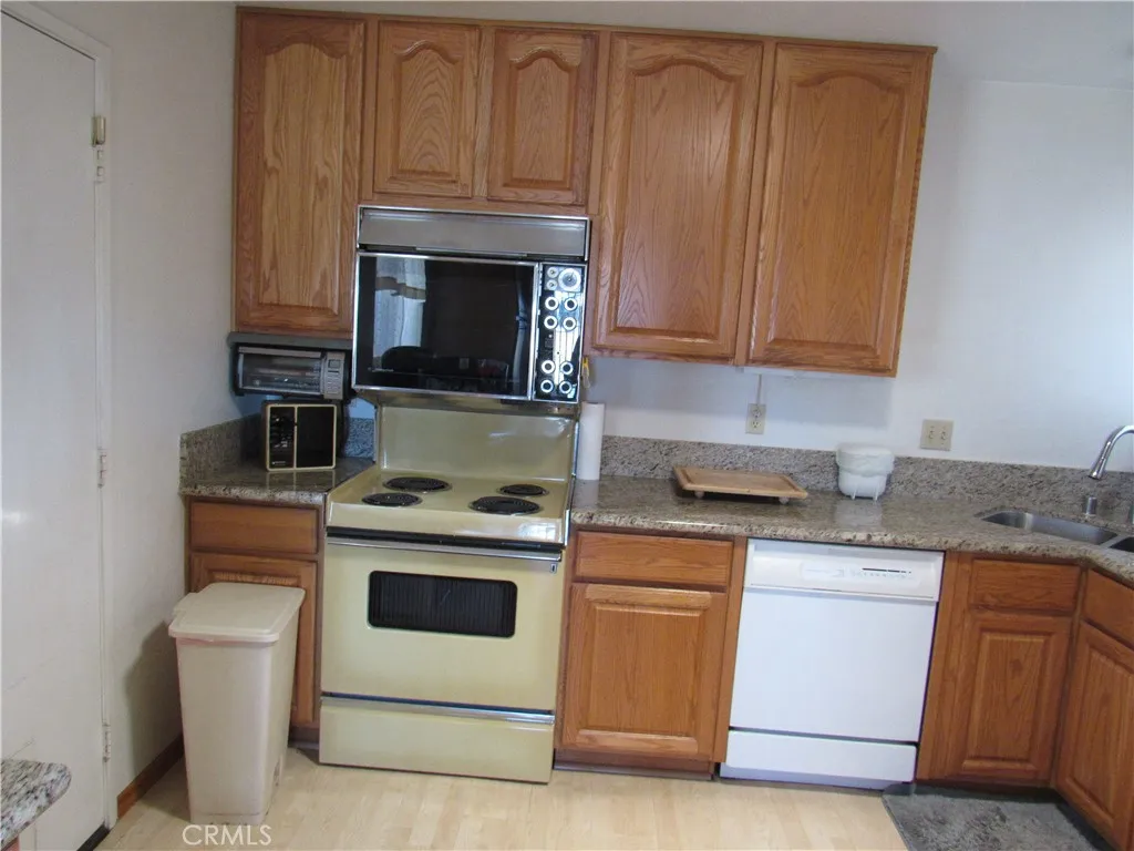 26541 Chambers Avenue, Menifee, California 92586 home-pic-31