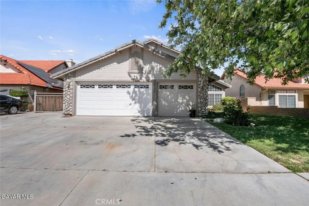 39240 Gunsmoke Court, Palmdale, California 93551 home-pic-1
