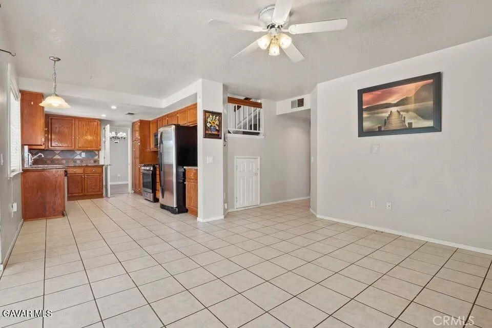 39240 Gunsmoke Court, Palmdale, California 93551 home-pic-8