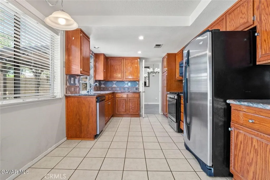 39240 Gunsmoke Court, Palmdale, California 93551 home-pic-12