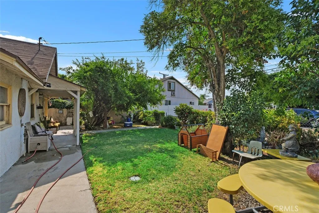 1329 Pleasant View Avenue, Corona, California 92882 home-pic-5