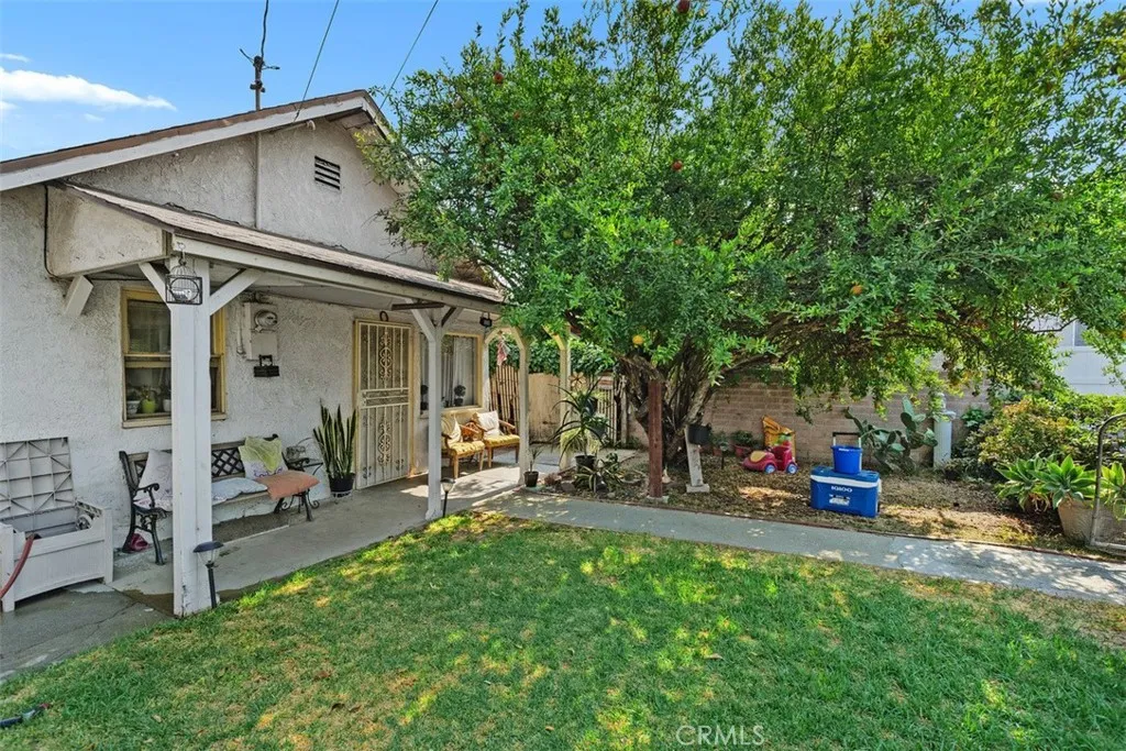 1329 Pleasant View Avenue, Corona, California 92882 home-pic-7