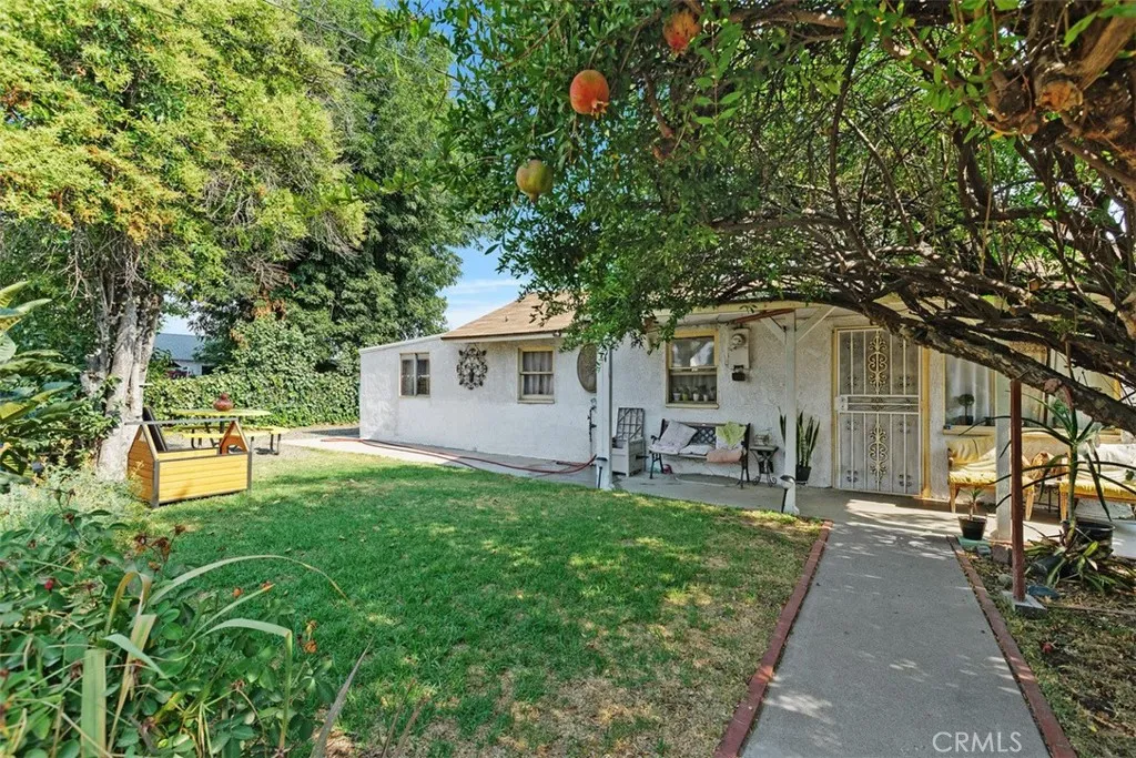 1329 Pleasant View Avenue, Corona, California 92882 home-pic-2