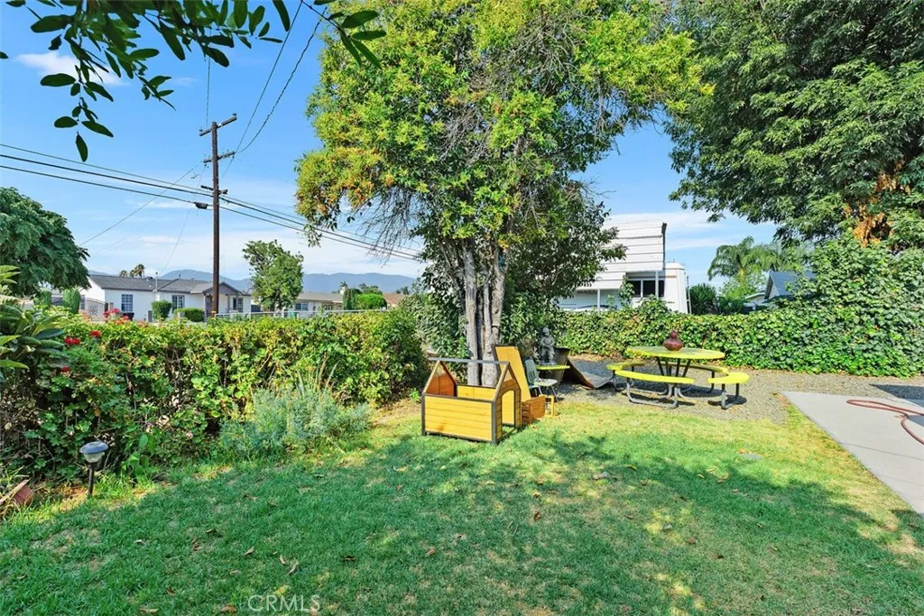 1329 Pleasant View Avenue, Corona, California 92882 home-pic-3