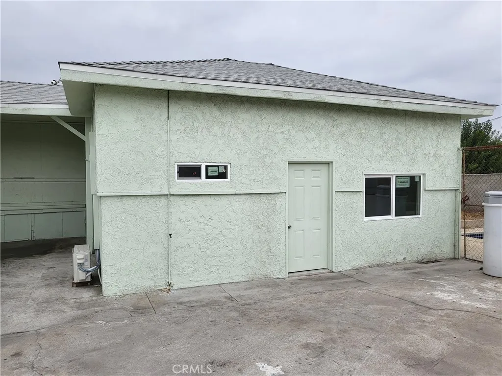 10842 Saticoy Street, Sun Valley, California 91352 home-pic-9
