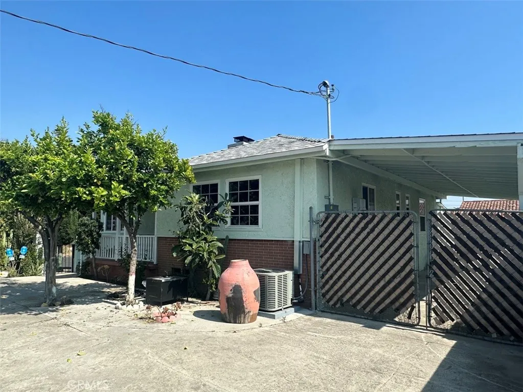 10842 Saticoy Street, Sun Valley, California 91352 home-pic-2