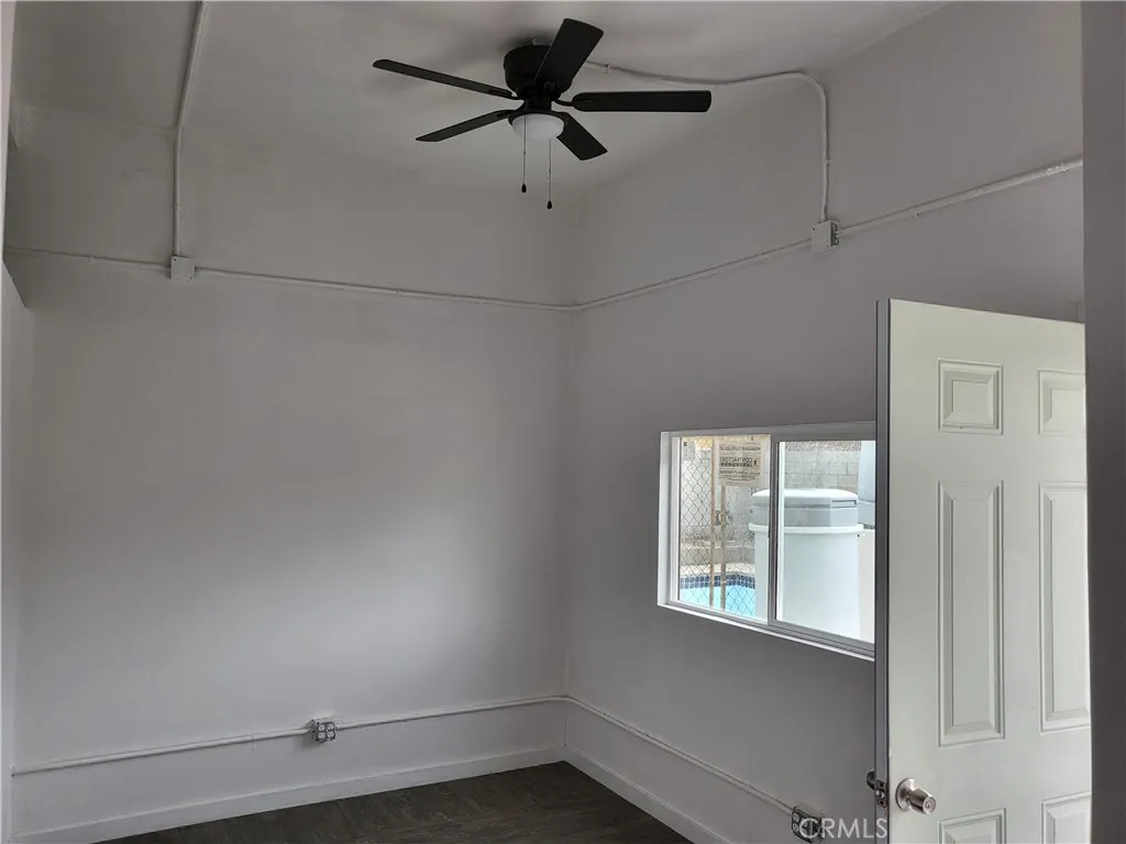 10842 Saticoy Street, Sun Valley, California 91352 home-pic-11