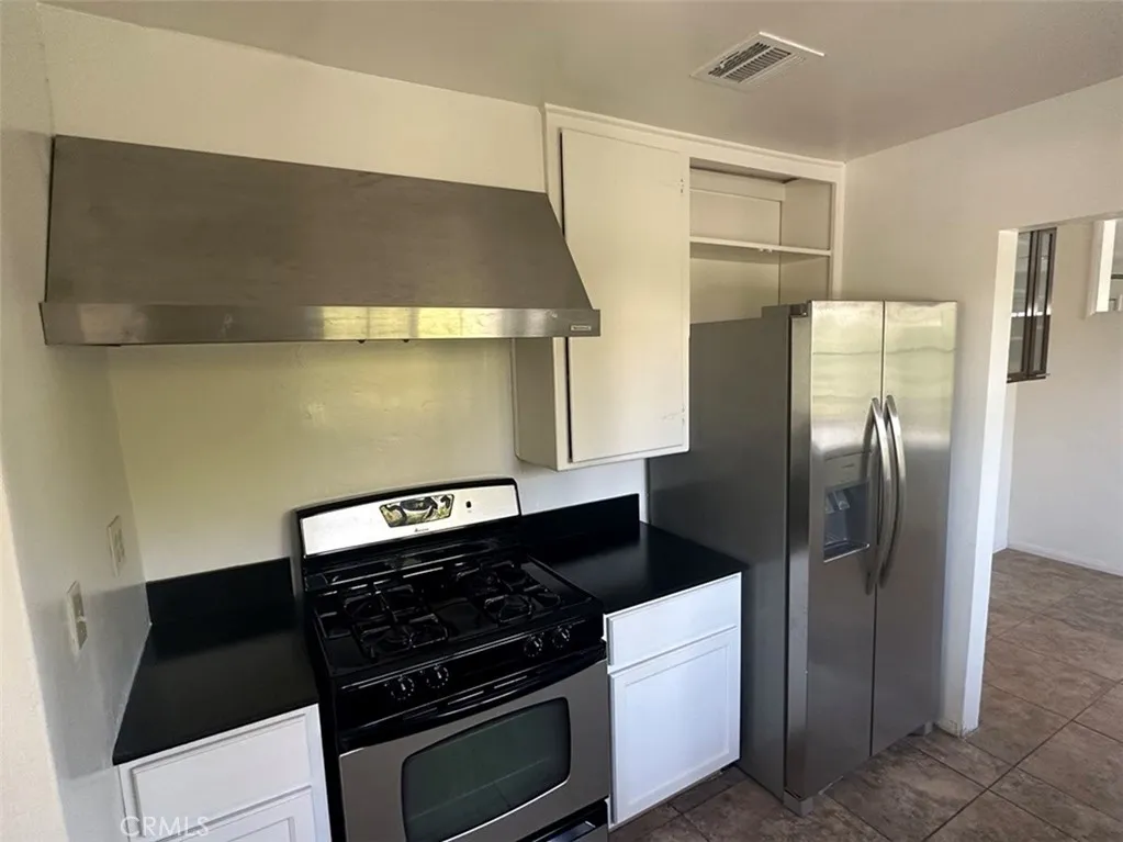 10842 Saticoy Street, Sun Valley, California 91352 home-pic-7