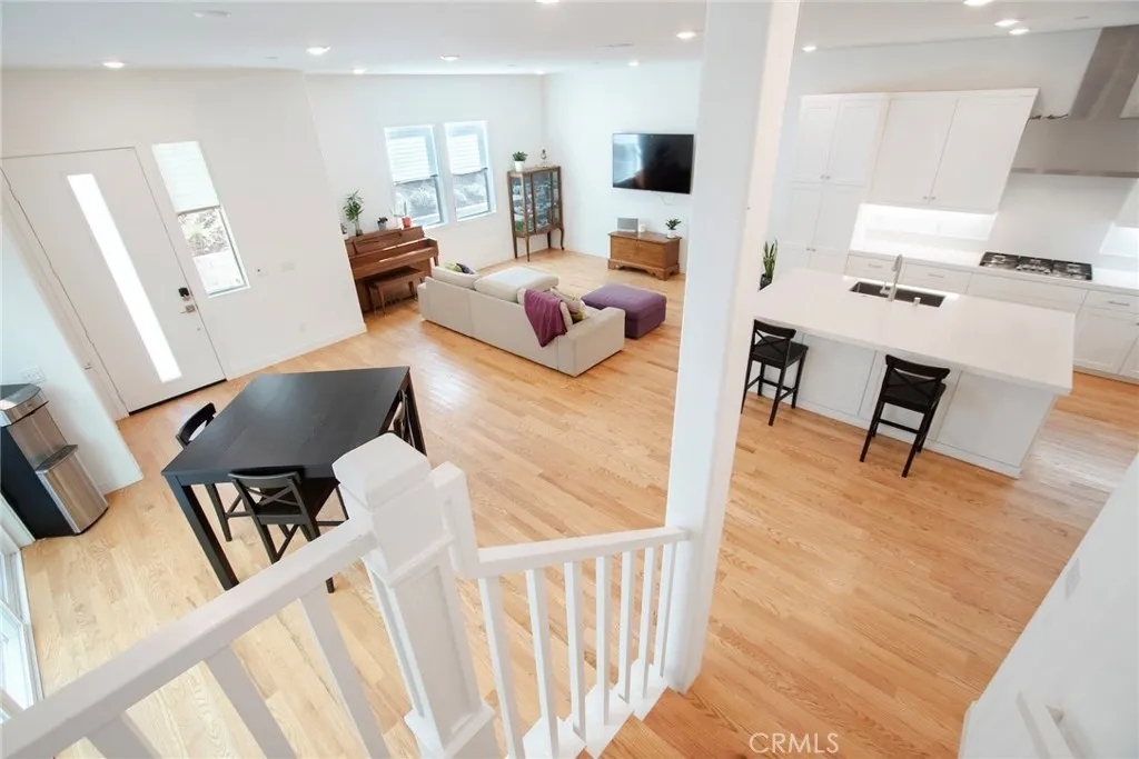 27136 Purple Sage Court, Valencia, California 91381 home-pic-2