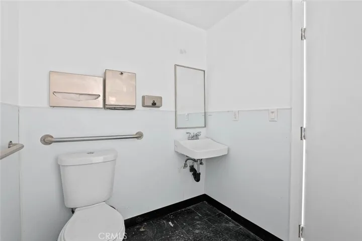 15562 Azusa Canyon Road D & E, Irwindale, California 91706