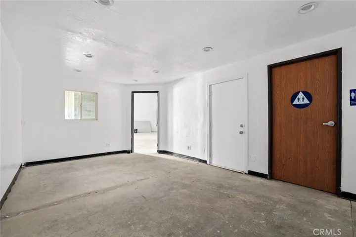 15562 Azusa Canyon Road D & E, Irwindale, California 91706