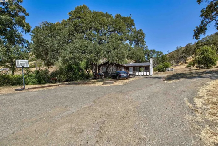 966 SF Groundskeepers Residence with Full Kitchen