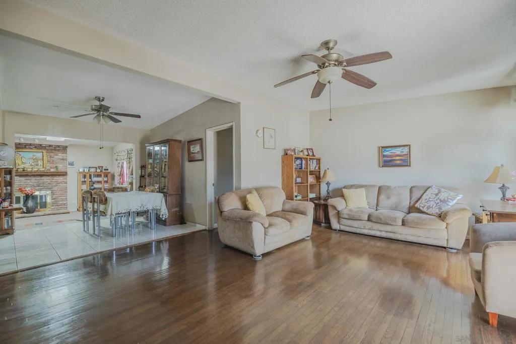 682 Valley Village Dr, El Cajon, California 92021 home-pic-7