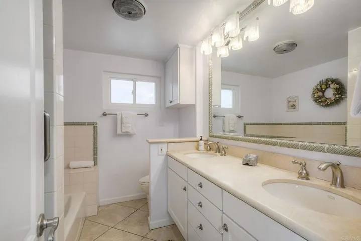 Main Floor Main Bathroom