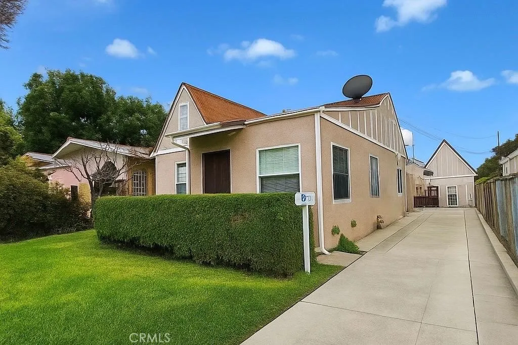 3130 Kansas Avenue, South Gate, California 90280, 2 Bedrooms Bedrooms, ,1 BathroomBathrooms,Residential,For Sale,Kansas,DW25200850