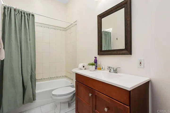 Tile tub/shower & floors