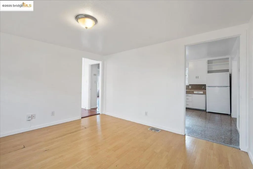 8806 Dowling St, Oakland, California 94605 home-pic-11