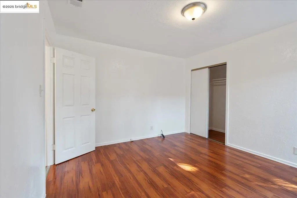 8806 Dowling St, Oakland, California 94605 home-pic-20
