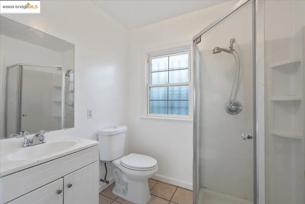 8806 Dowling St, Oakland, California 94605 home-pic-18