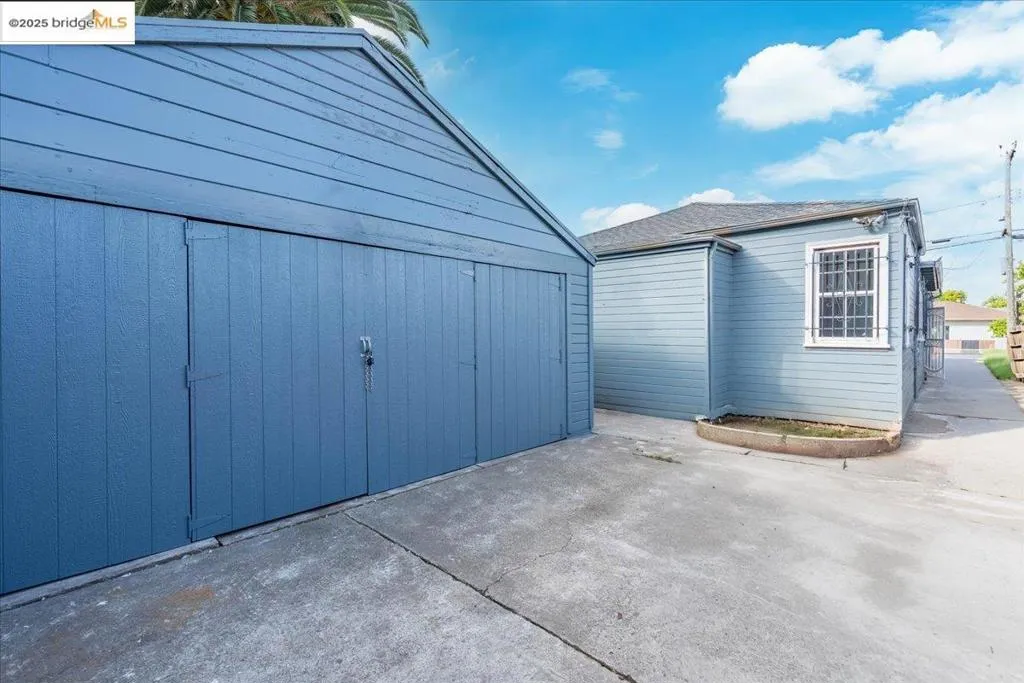 8806 Dowling St, Oakland, California 94605 home-pic-24