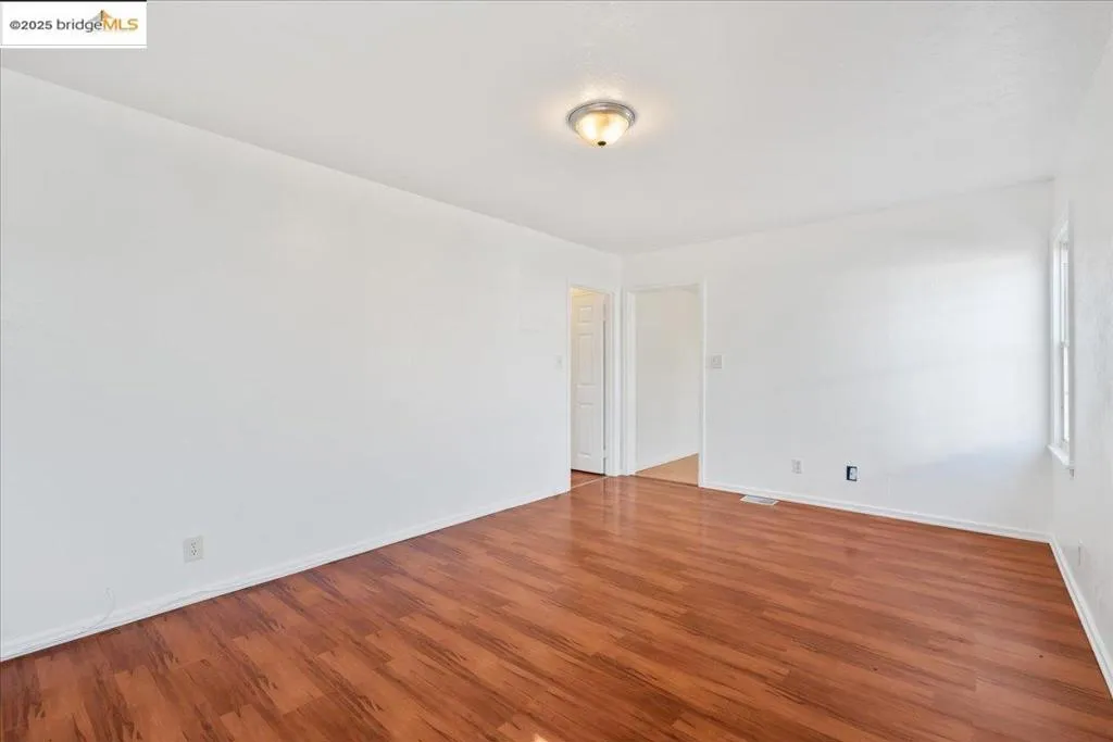 8806 Dowling St, Oakland, California 94605 home-pic-14