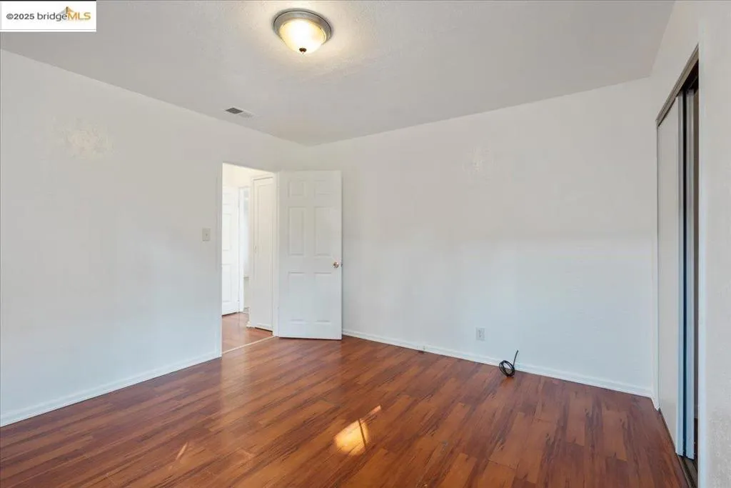 8806 Dowling St, Oakland, California 94605 home-pic-21