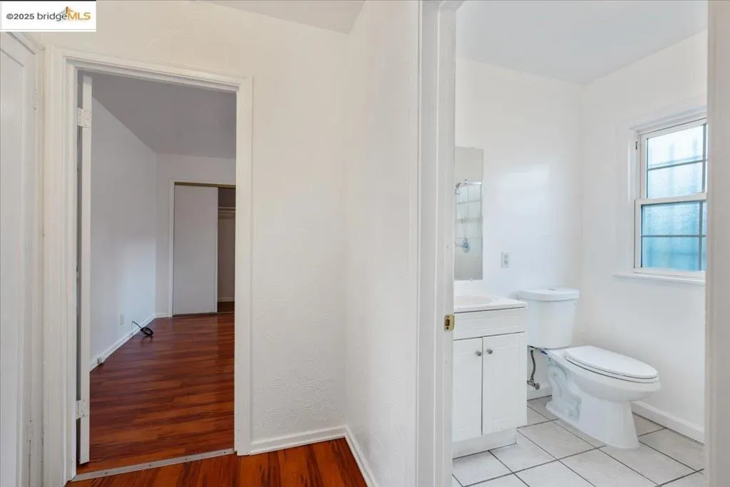 8806 Dowling St, Oakland, California 94605 home-pic-17