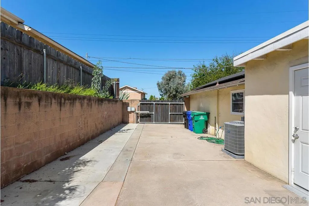 , San Diego, California 92119 home-pic-30