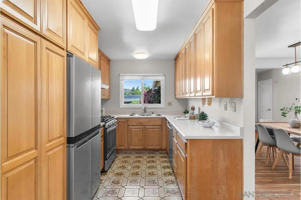 , San Diego, California 92119 home-pic-10